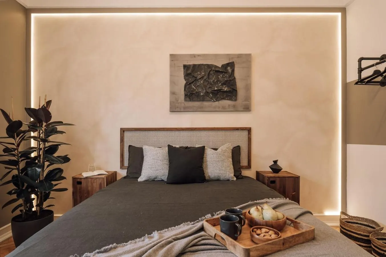 Badet - 3 Bedrooms, Office And Terrace In Alvalade Lisboa 0*,