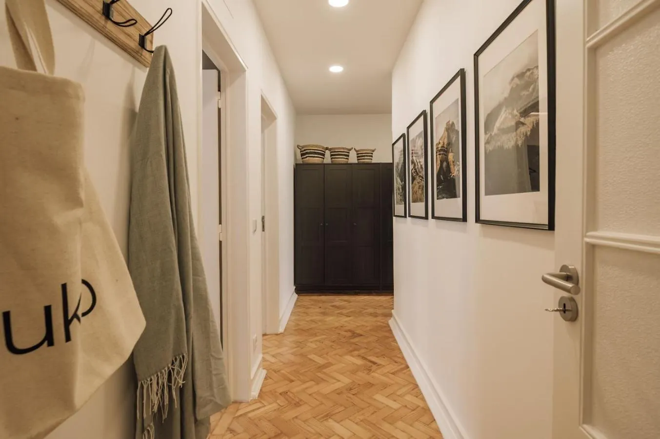 Apartment Badet - 3 Bedrooms, Office And Terrace In Alvalade Lisbon