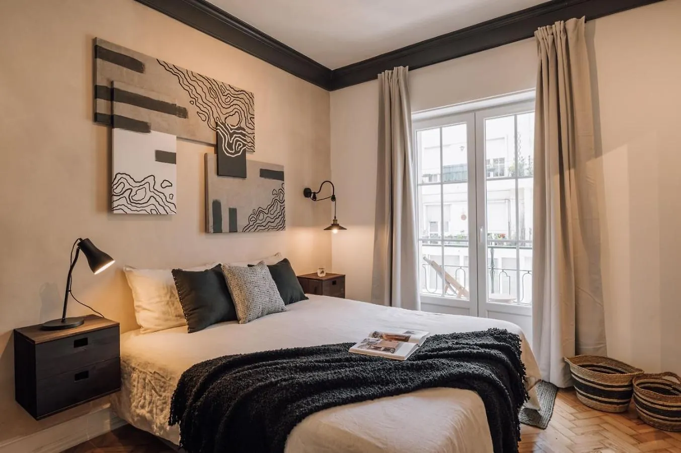 Apartment Badet - 3 Bedrooms, Office And Terrace In Alvalade Lisbon