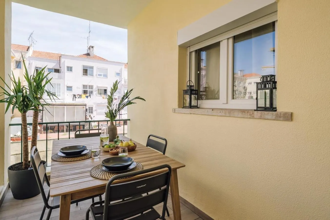 Badet - 3 Bedrooms, Office And Terrace In Alvalade Lisbon