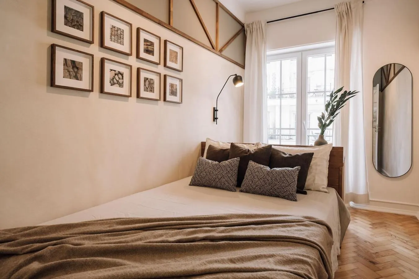 Apartment Badet - 3 Bedrooms, Office And Terrace In Alvalade Lisbon