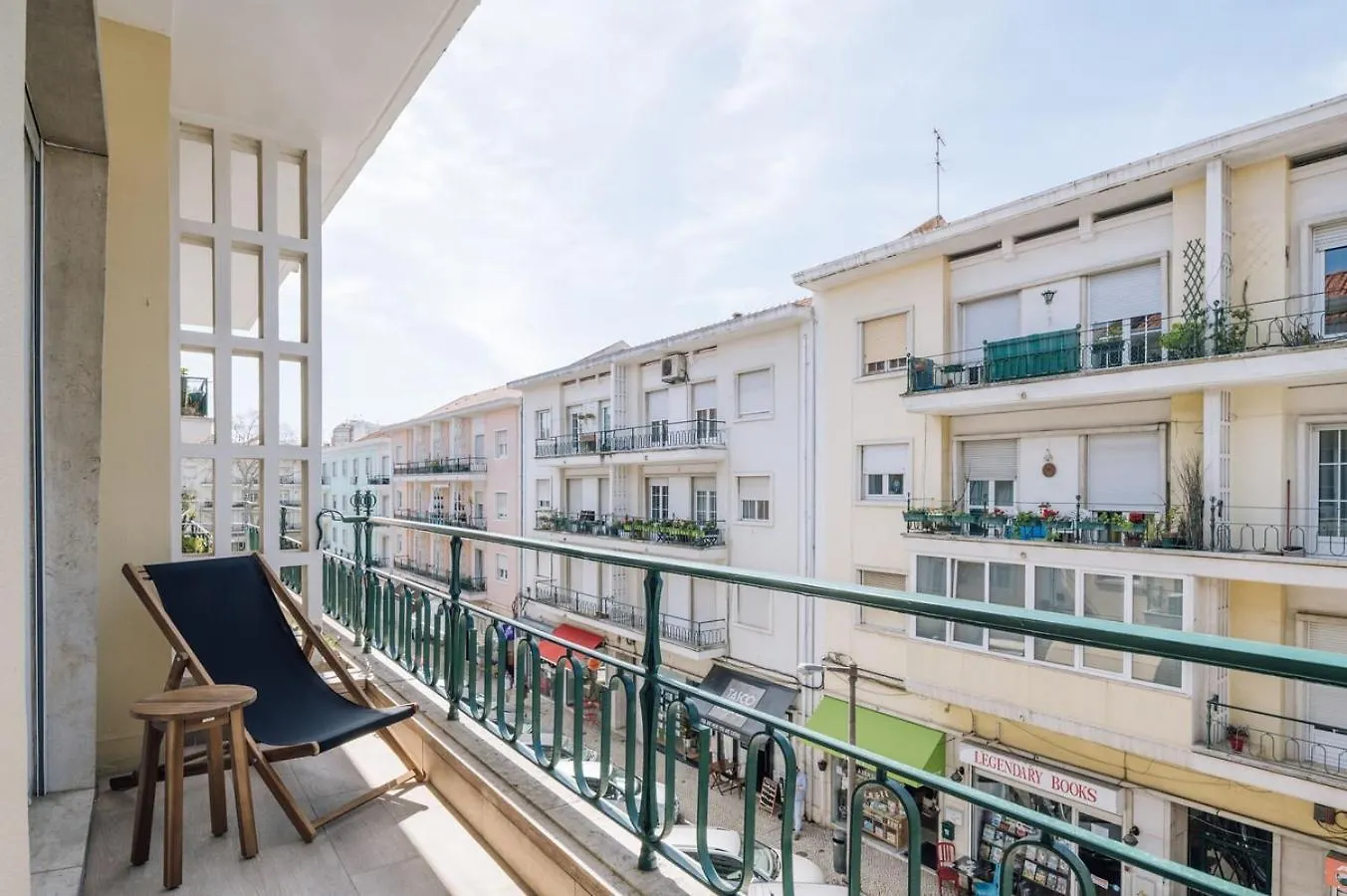 Badet - 3 Bedrooms, Office And Terrace In Alvalade Lisbon 0*,  Portugal